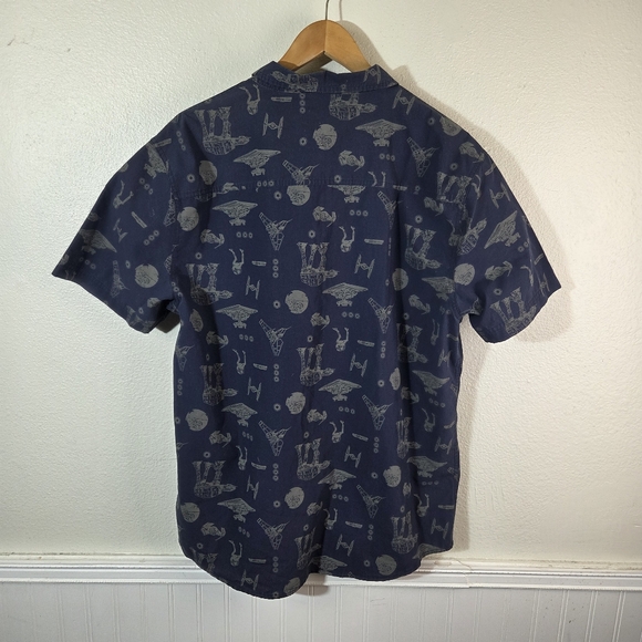 Star Wars Mens Button Up Shirt XL Navy Blue All Over Print Spaceships Casual Sho - Picture 2 of 11